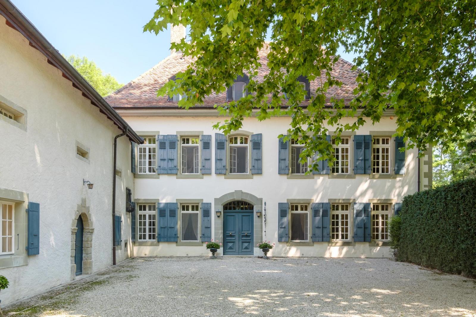 Manoir du XVème siècle sis sur 27'000 m²