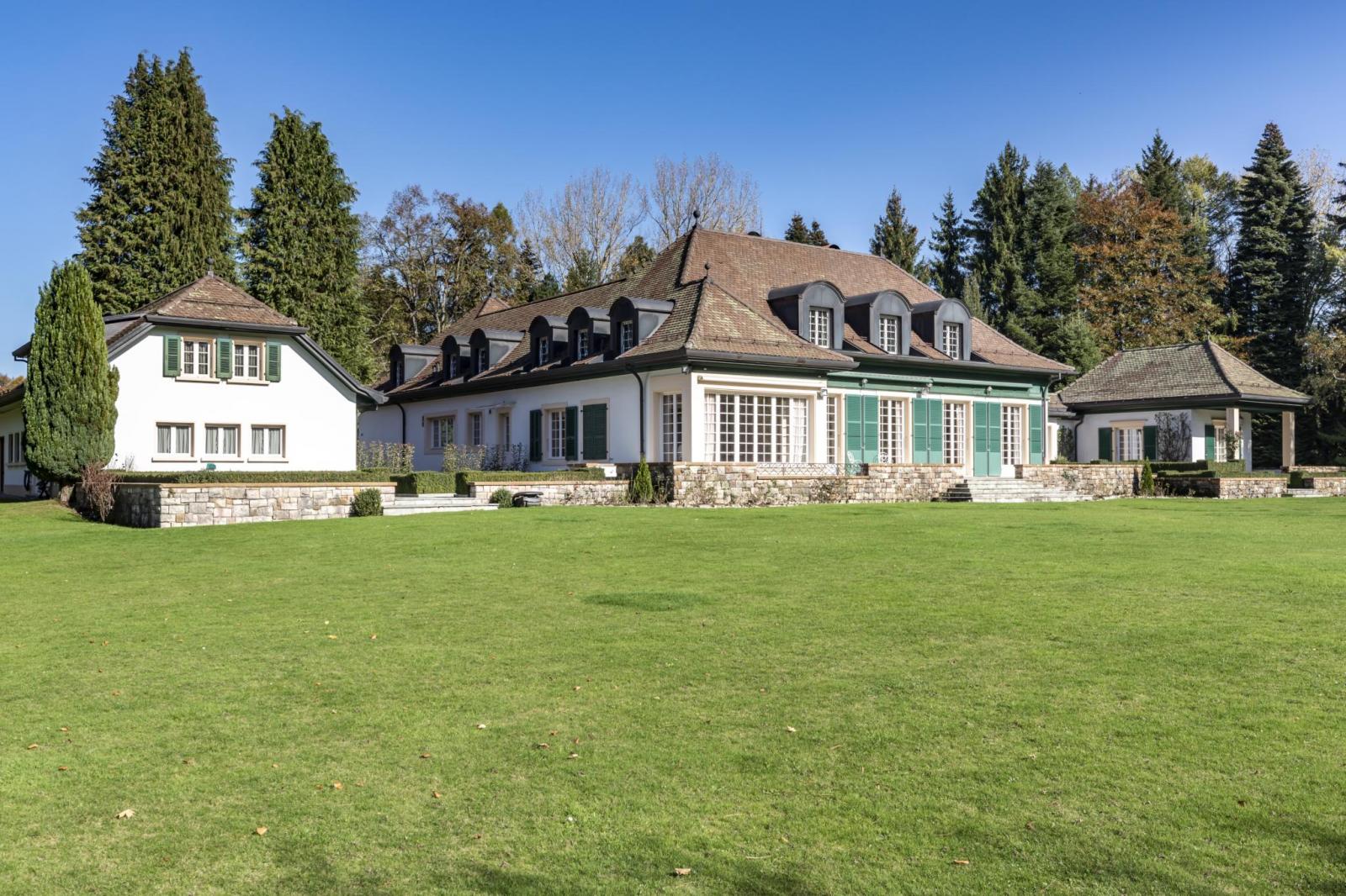 Magnifique maison de maître à un instant du Golf Lausanne