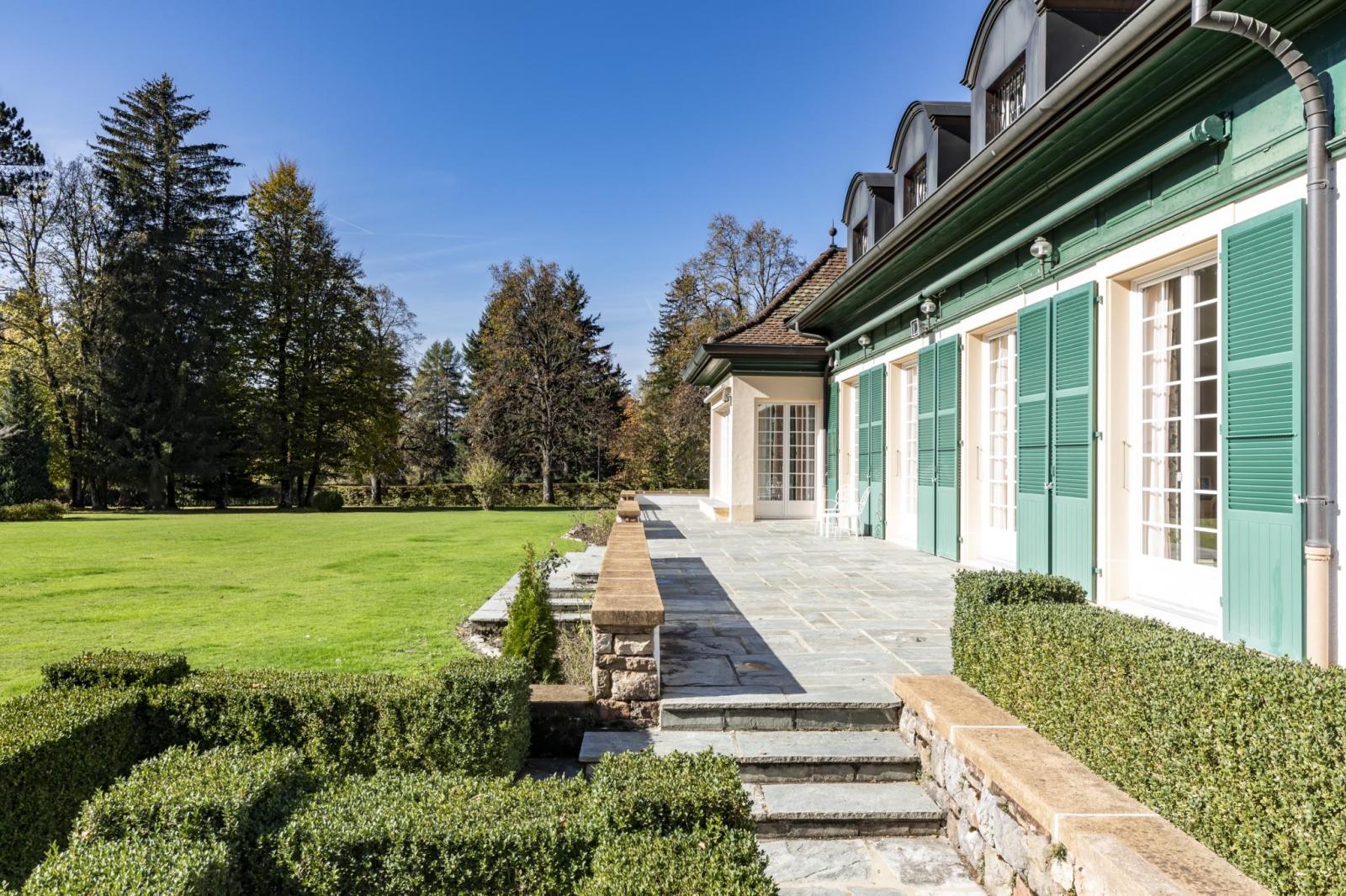 Magnifique maison de maître à un instant du Golf Lausanne