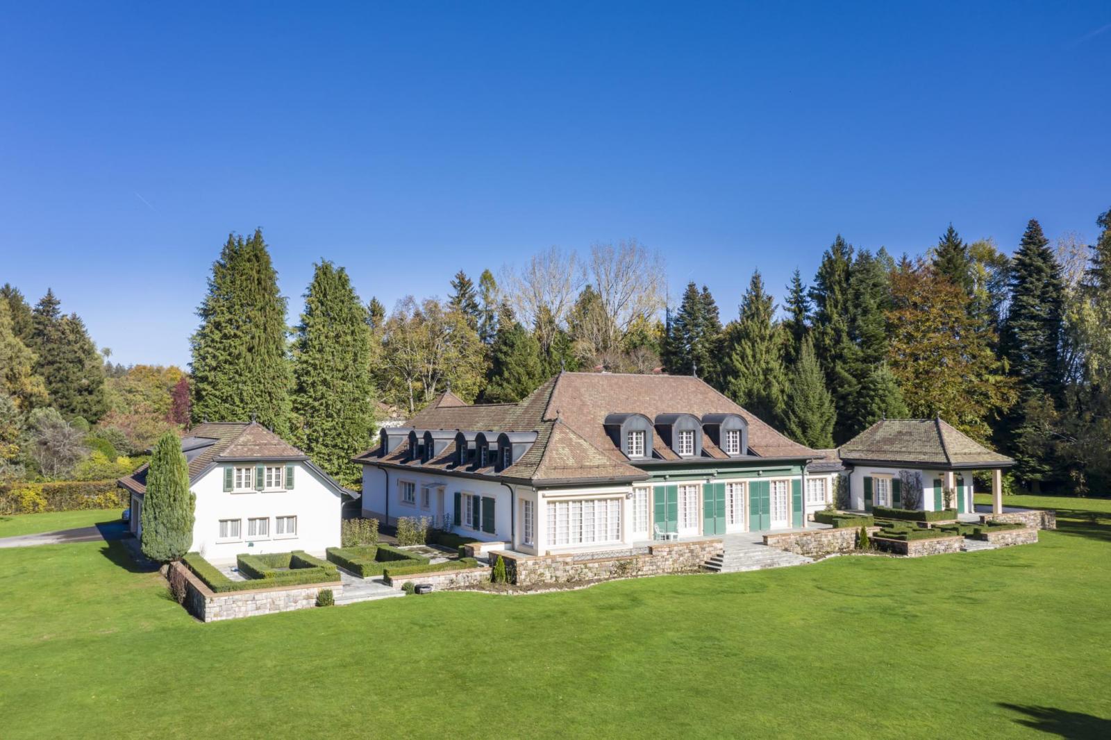 Magnifique maison de maître à un instant du Golf Lausanne